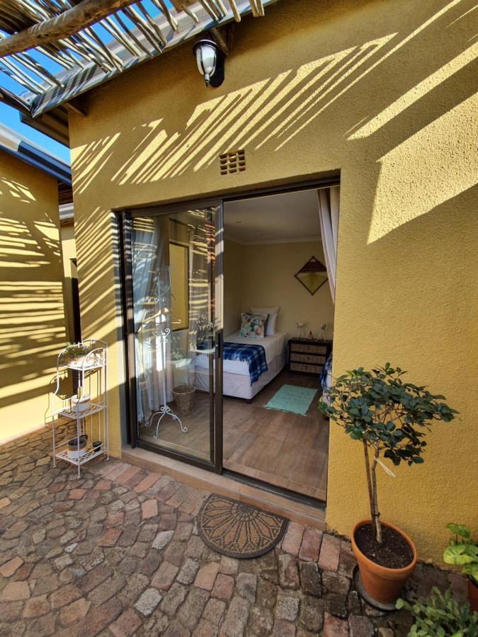 Hostel Lebo's Soweto Backpackers Zewnętrze zdjęcie