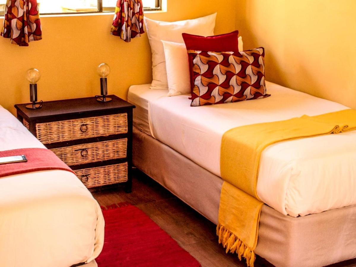 Hostel Lebo's Soweto Backpackers Zewnętrze zdjęcie
